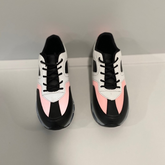 Running shoes - Picture 3 of 3